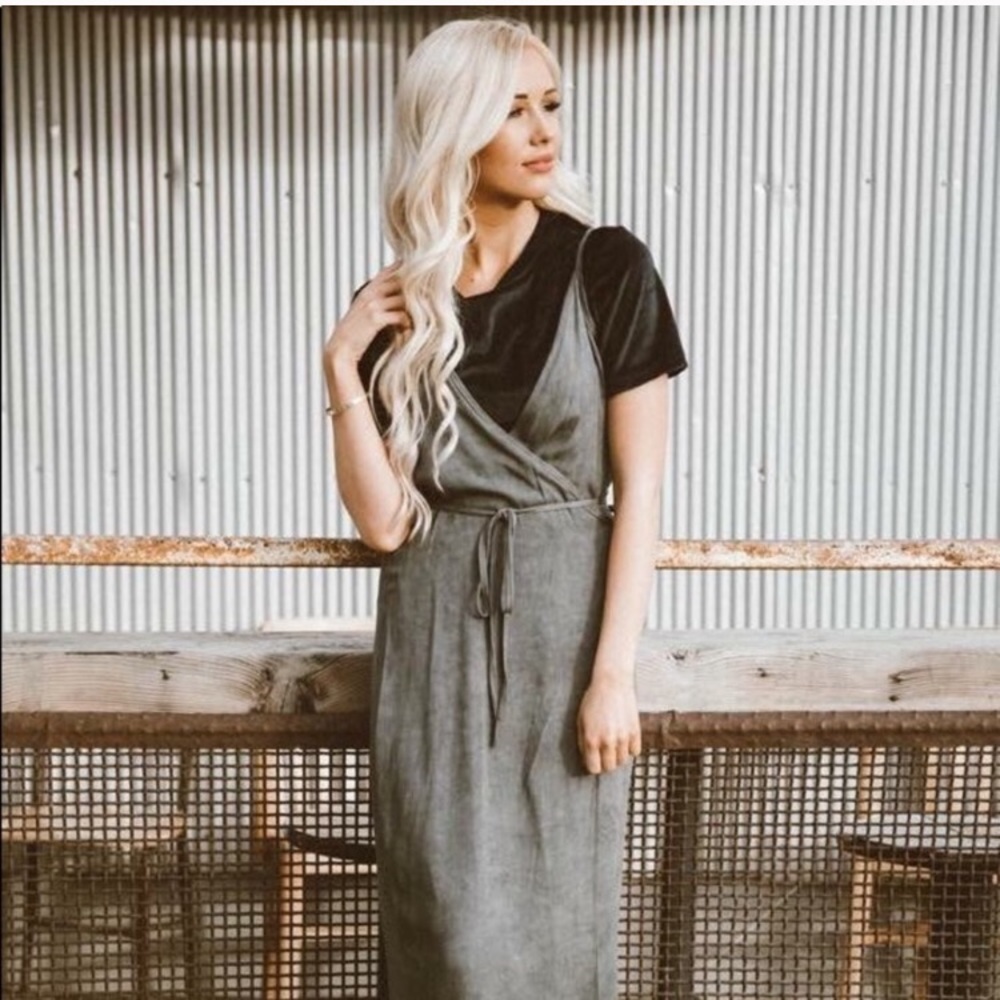 BTQ NEW SLATE Flattering charcoal gray wrap dress - Picture 1 of 6